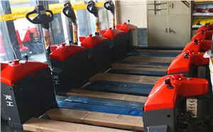 桥林电动搬运车-叉车老客户选择龙工小精灵搬运车