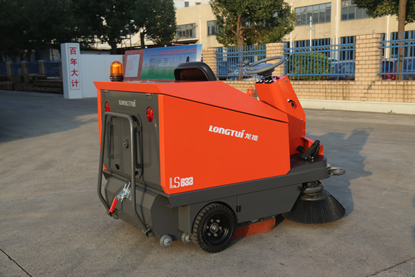 驾驶式扫地机（LS833）-南京工厂扫地机